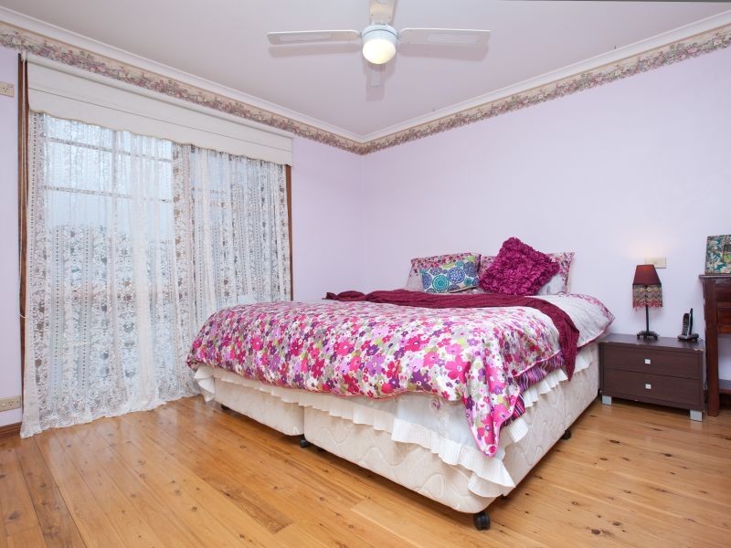 12 Charlton Crescent, Gordon ACT 2906