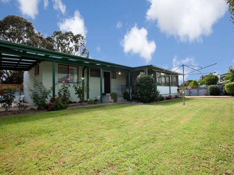 18 Ferrett Circuit, Kambah ACT 2902