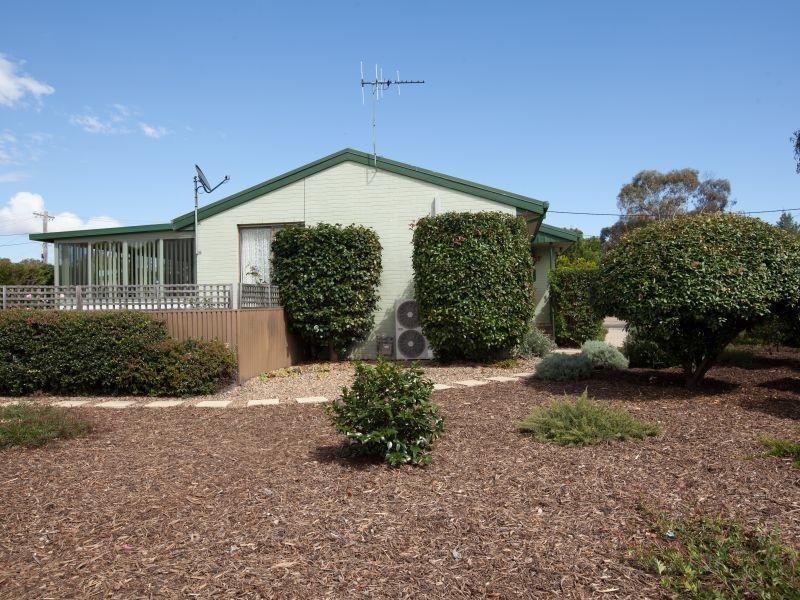 18 Ferrett Circuit, Kambah ACT 2902