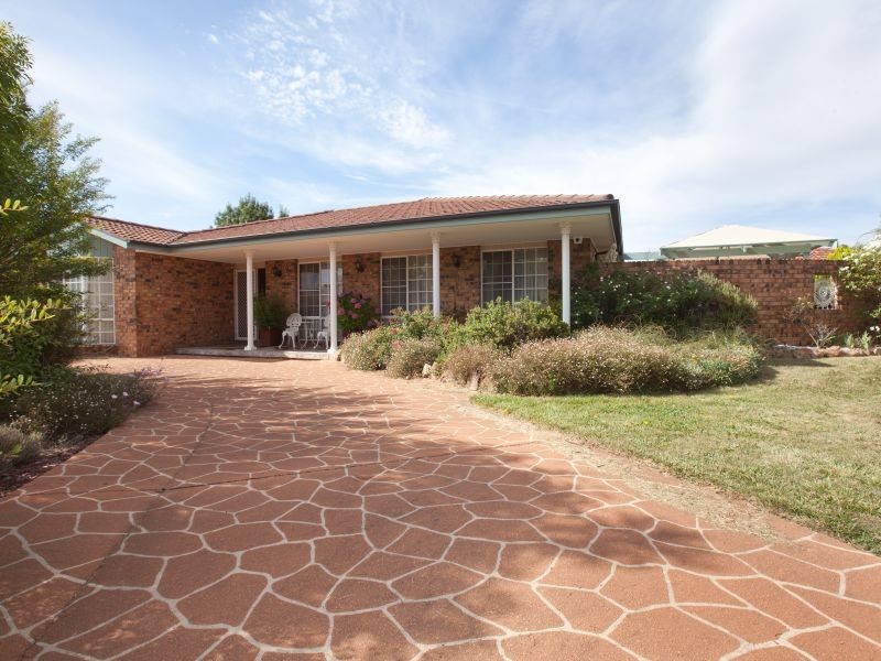 2 Whitton Place, Monash ACT 2904