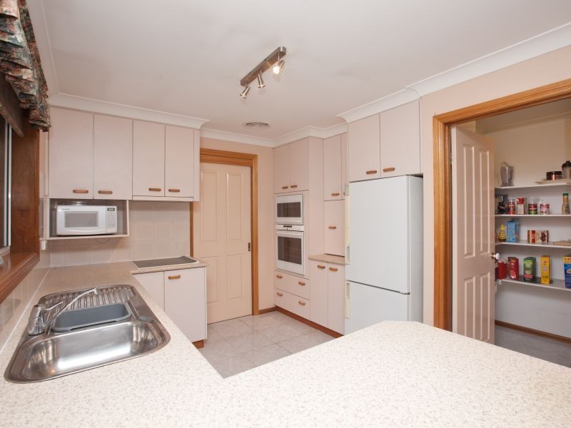 2 Whitton Place, Monash ACT 2904