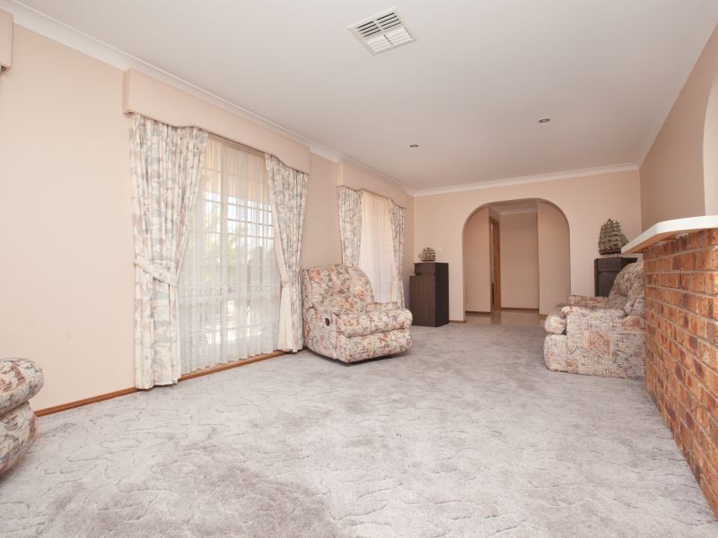 2 Whitton Place, Monash ACT 2904