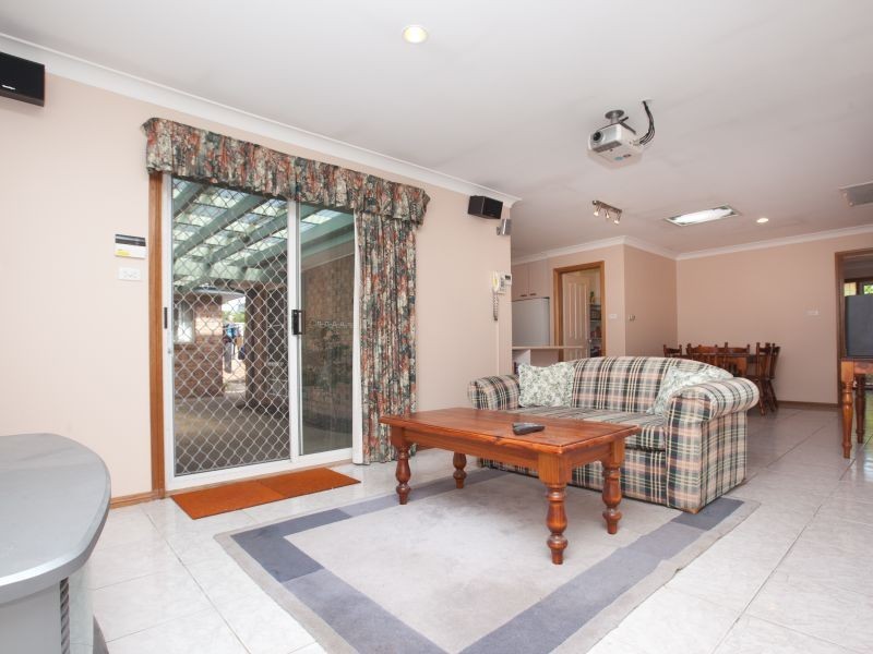 2 Whitton Place, Monash ACT 2904