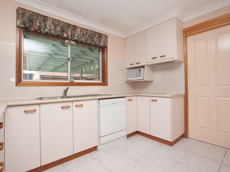 2 Whitton Place, Monash ACT 2904