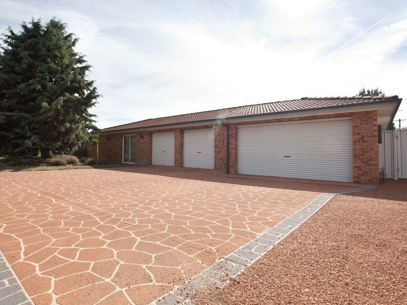 2 Whitton Place, Monash ACT 2904