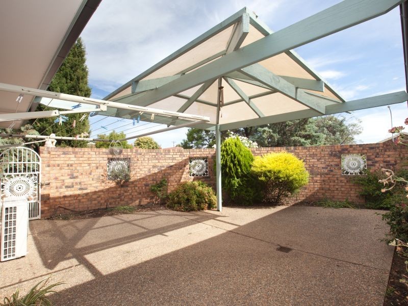 2 Whitton Place, Monash ACT 2904