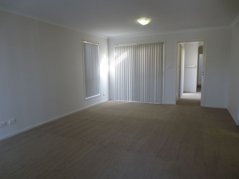 12 Rolls Place, Franklin ACT 2913