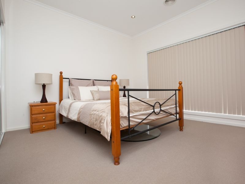 8 Purves Place, Conder ACT 2906