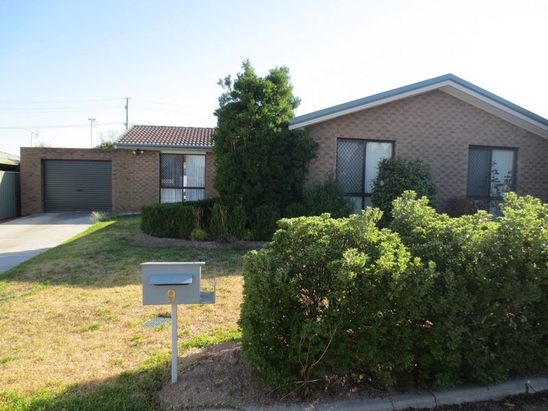9 Fenston Place, Gilmore ACT 2905
