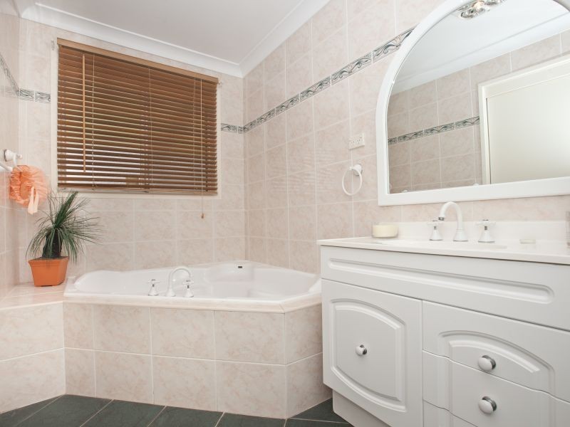 56 Elizabeth Crescent, Queanbeyan NSW 2620
