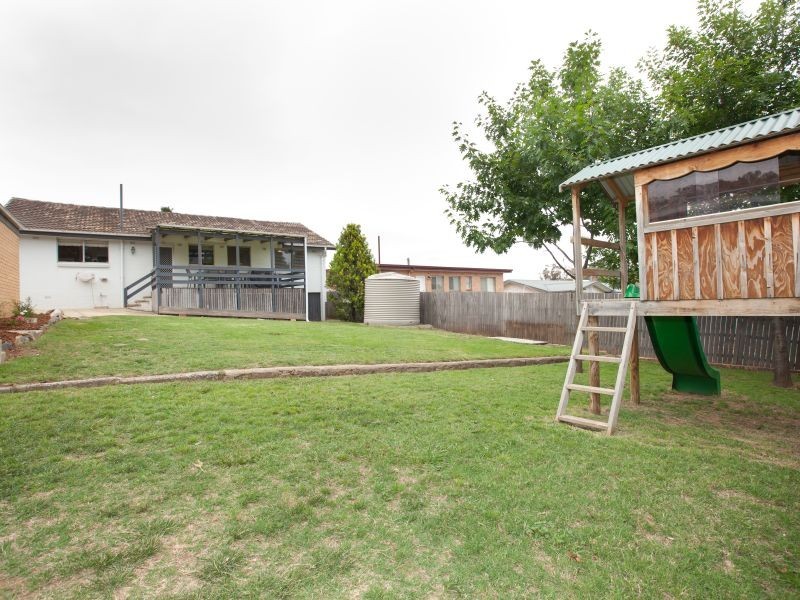 56 Elizabeth Crescent, Queanbeyan NSW 2620