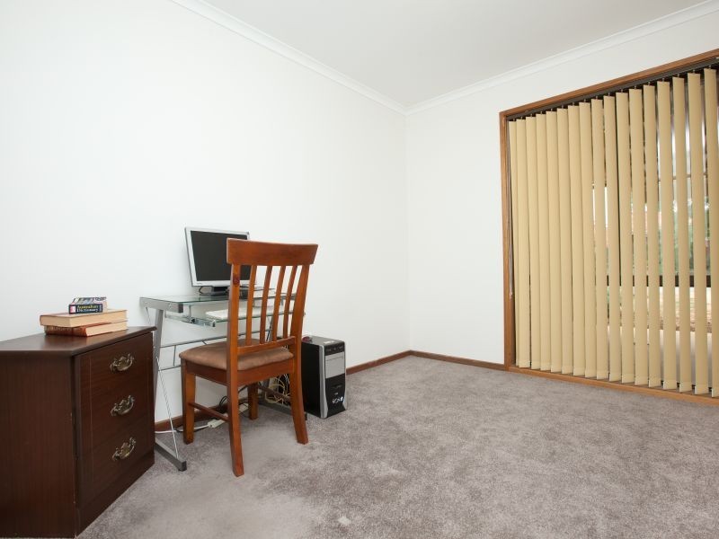 2 White Place, Banks ACT 2906