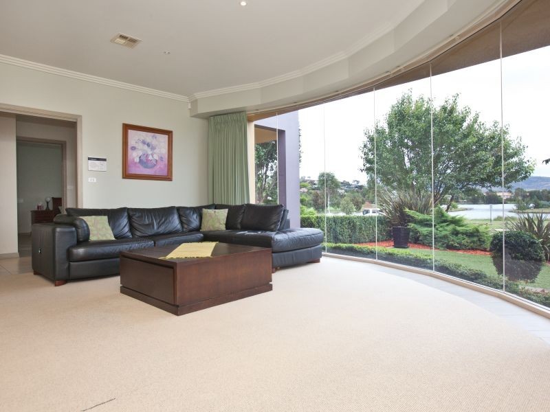 2 Rollins Place, Gordon ACT 2906