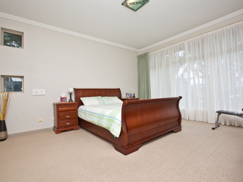 2 Rollins Place, Gordon ACT 2906