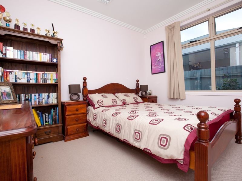 2 Rollins Place, Gordon ACT 2906