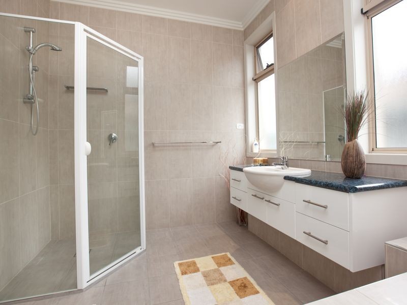 2 Rollins Place, Gordon ACT 2906
