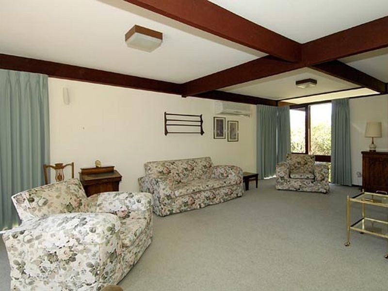 2 Whitham Place, Pearce ACT 2607