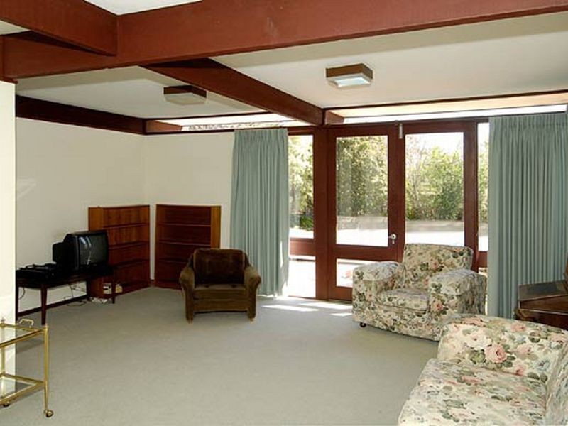 2 Whitham Place, Pearce ACT 2607