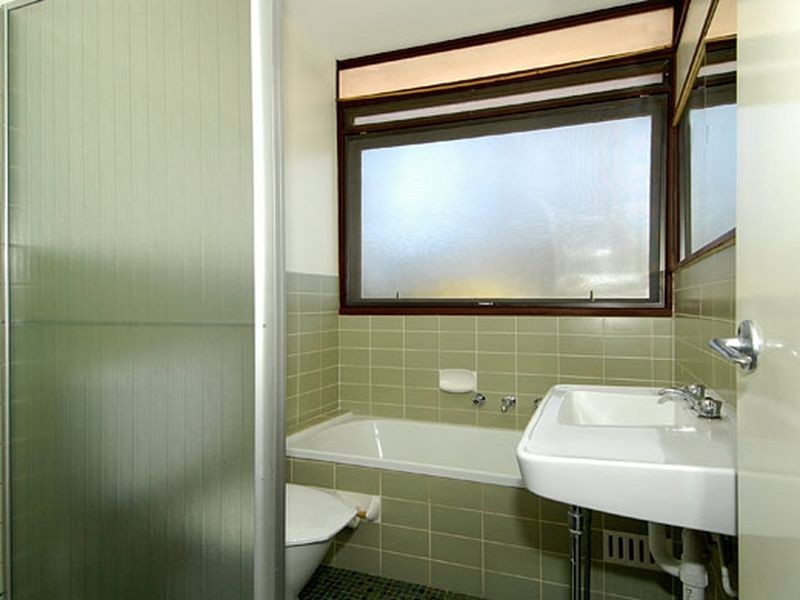 2 Whitham Place, Pearce ACT 2607