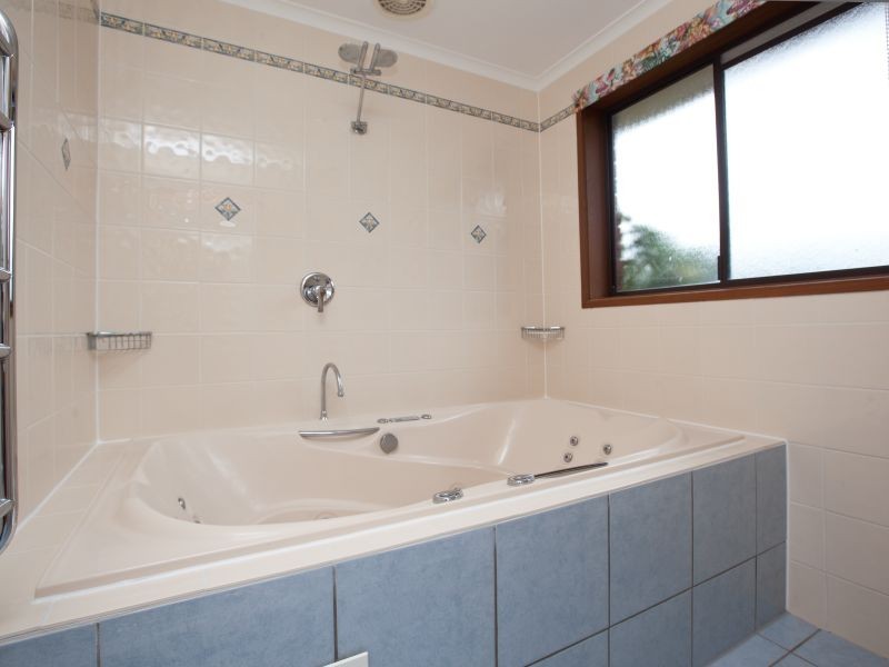 4 Gosman Close, Oxley ACT 2903