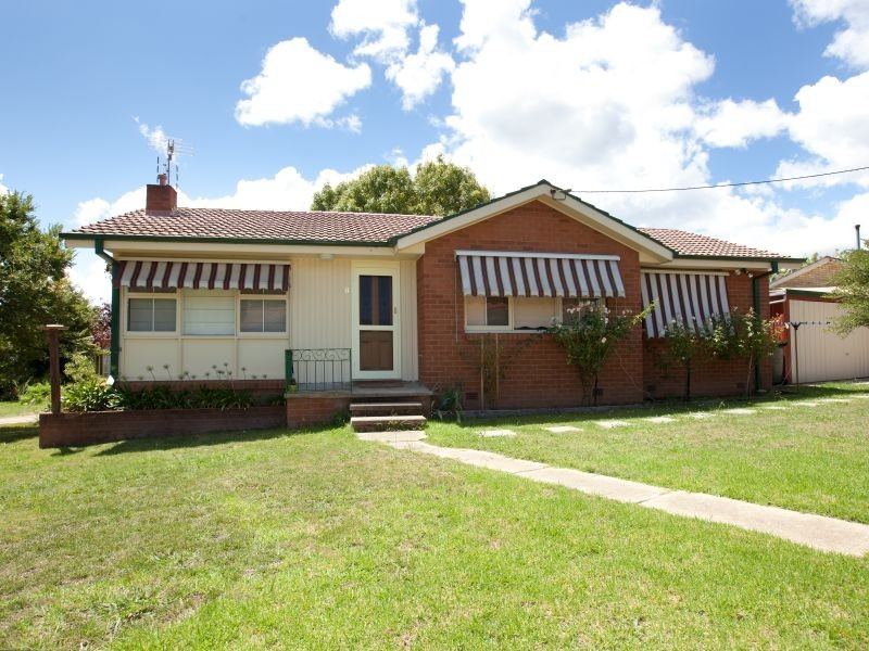8 Dane Street, Queanbeyan NSW 2620