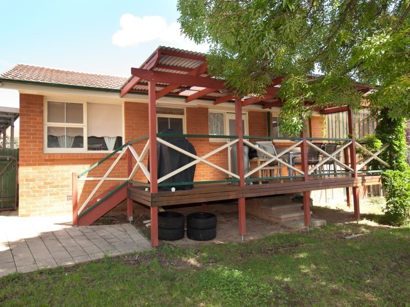 8 Dane Street, Queanbeyan NSW 2620
