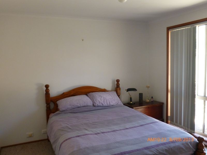 15 Ironbark Crescent, Banks ACT 2906