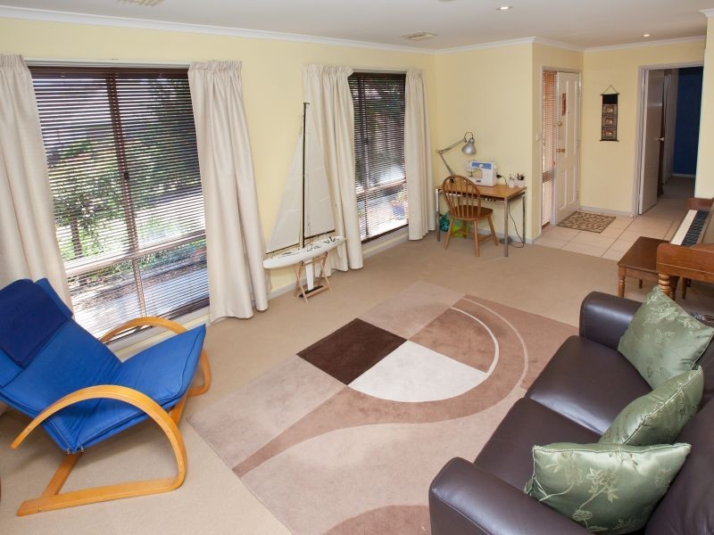 10 Menzies Court, Banks ACT 2906