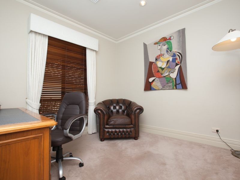 38 Lynch Street, Hughes ACT 2605