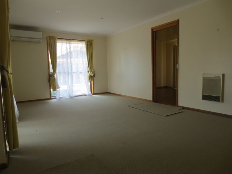 13 Singleton Crsecent, Oxley ACT 2903