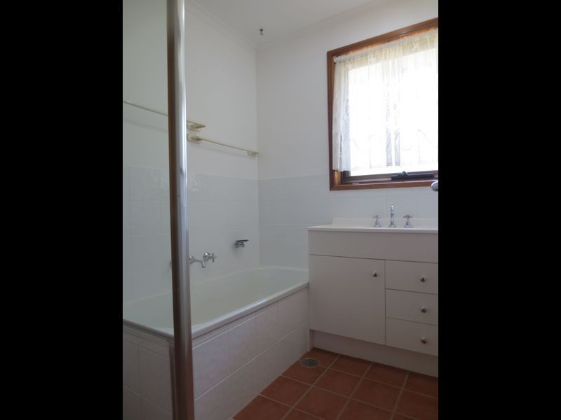 13 Singleton Crsecent, Oxley ACT 2903