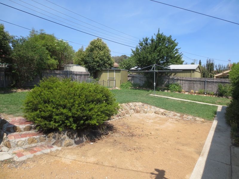 13 Singleton Crsecent, Oxley ACT 2903