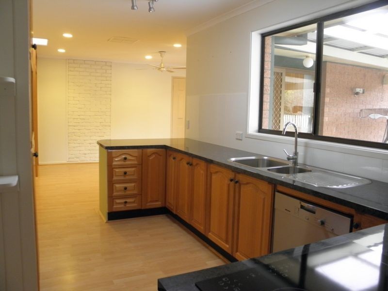 28 Merriman Crescent, Macarthur ACT 2904