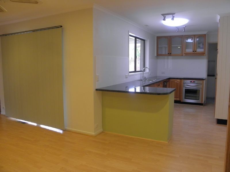 28 Merriman Crescent, Macarthur ACT 2904