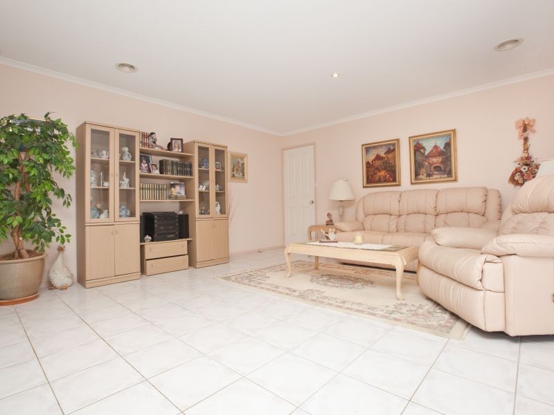 35 Oxenham Circuit, Gordon ACT 2906