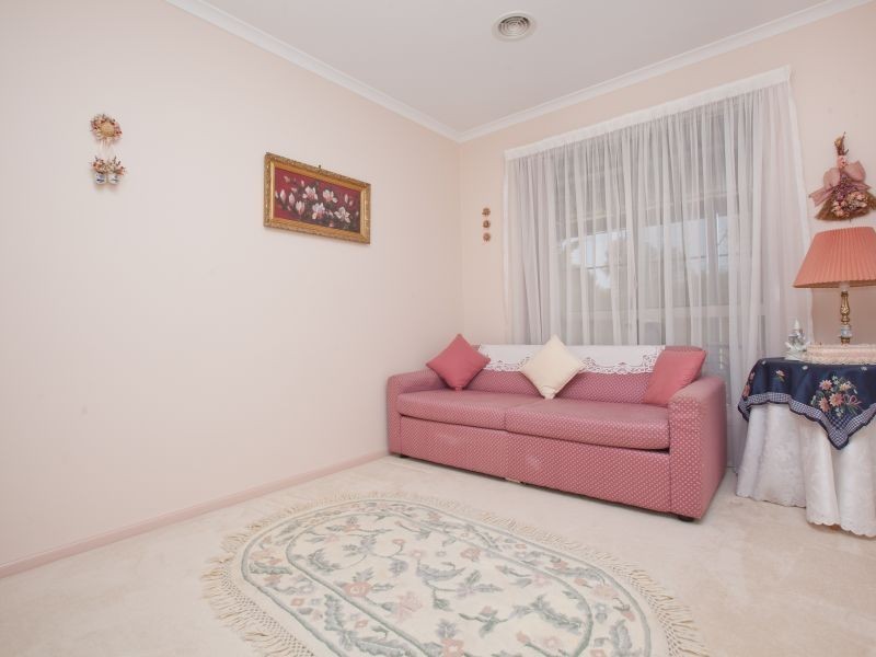 35 Oxenham Circuit, Gordon ACT 2906