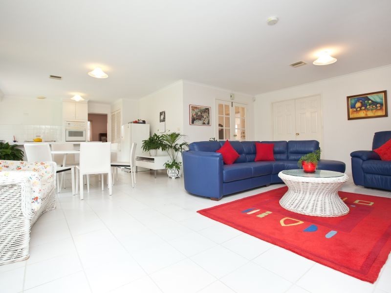13 Thomas Hales Place, Gordon ACT 2906