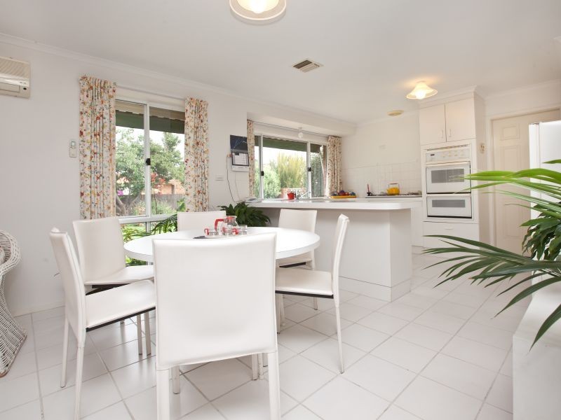 13 Thomas Hales Place, Gordon ACT 2906