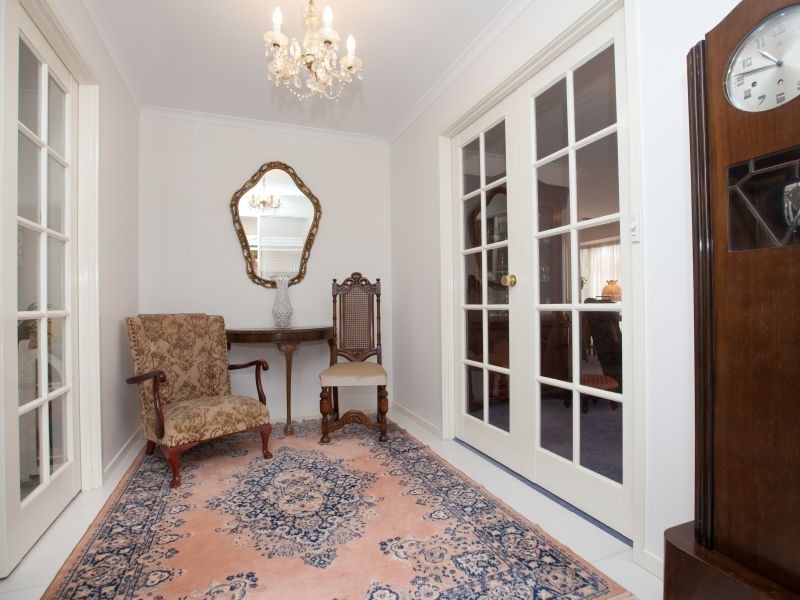 13 Thomas Hales Place, Gordon ACT 2906