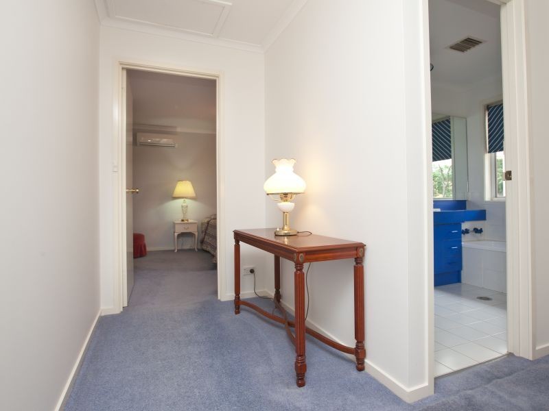13 Thomas Hales Place, Gordon ACT 2906