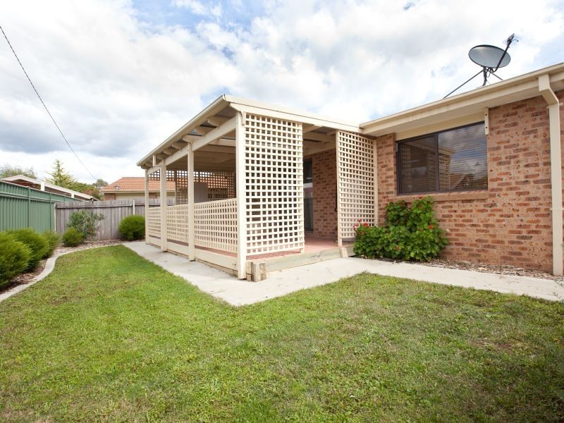 1/8 Helen Mayo Crescent, Bonython ACT 2905