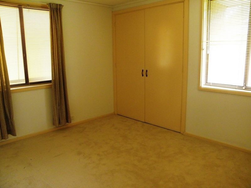 2 Maidment Place, Kambah ACT 2902