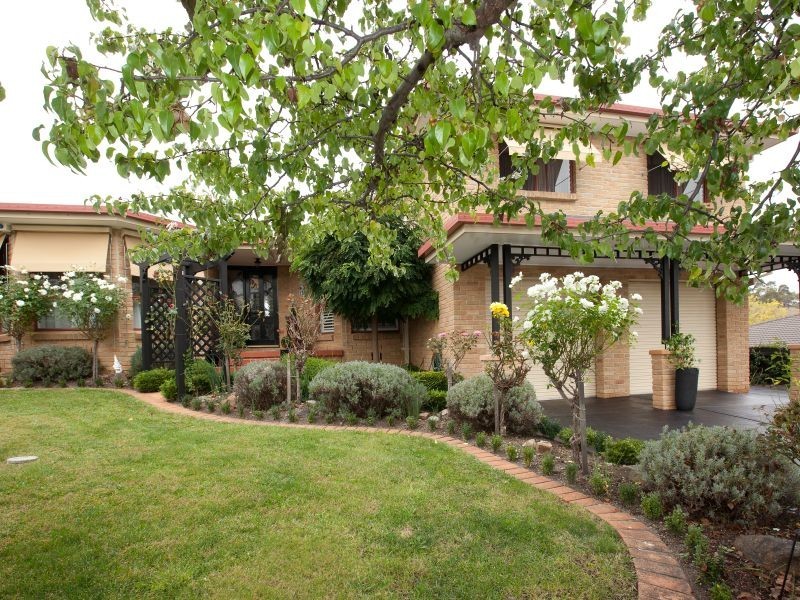 10 Whiteley Street, Conder ACT 2906