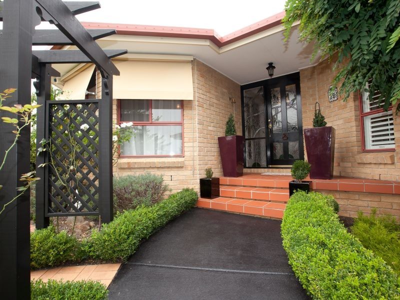 10 Whiteley Street, Conder ACT 2906