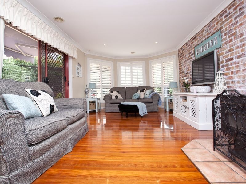 10 Whiteley Street, Conder ACT 2906