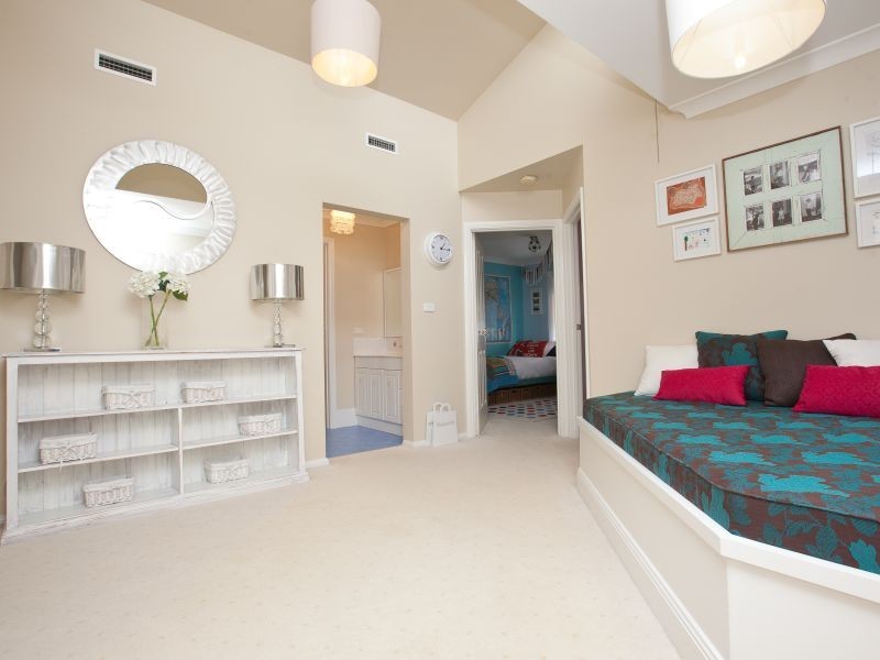 10 Whiteley Street, Conder ACT 2906