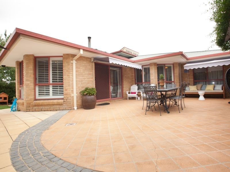 10 Whiteley Street, Conder ACT 2906