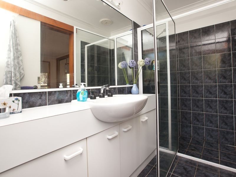 5 Mount Vernon Drive, Kambah ACT 2902