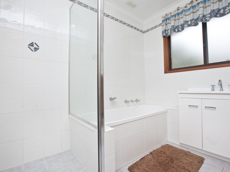 5 Mirams Place, Wanniassa ACT 2903