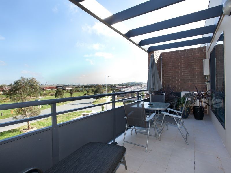 7/4 Jeff Snell Crescent, Dunlop ACT 2615